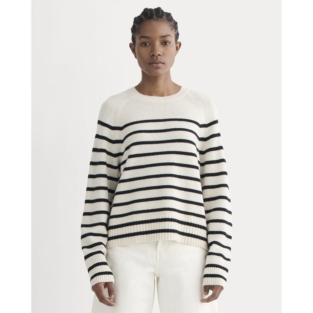 Everlane Women's Boxy Crew Neck in Cashmere Sweater in Bone White/Black, Size M